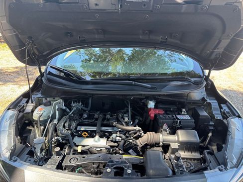 Used 2025 Nissan Versa SV FWD image 34