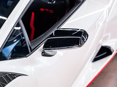 Used 2024 Lamborghini Huracan STO RWD image 9
