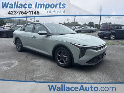 New 2025 Kia K4 LXS
