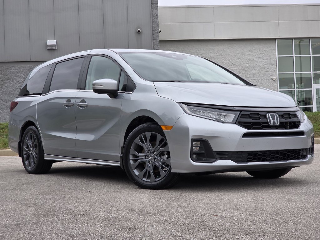 Used 2025 Honda Odyssey Touring image 4