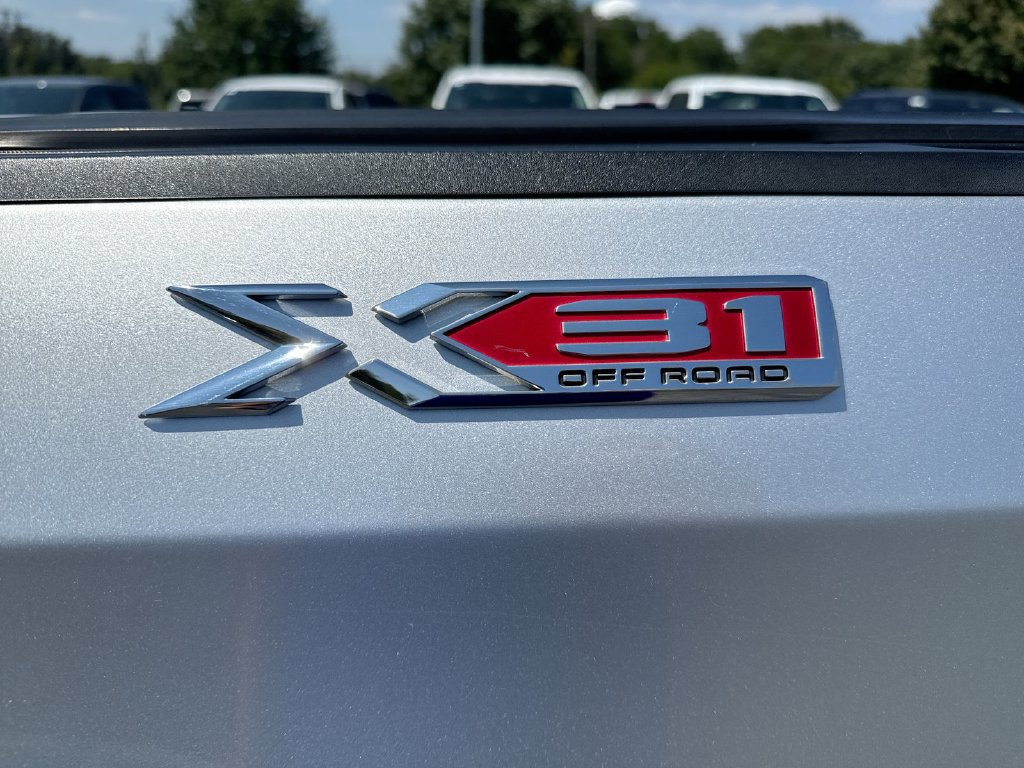 Used 2019 GMC Sierra 1500 SLT w/ SLT Premium Plus Package AWD/4WD image 27