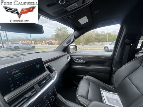 Used 2023 Chevrolet Suburban Premier image 11
