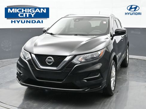 Used 2020 Nissan Rogue Sport SV image 1