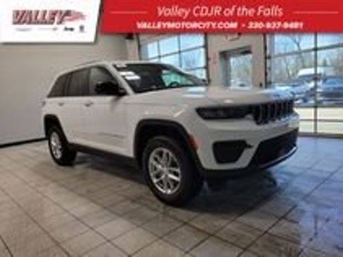 New 2026 Jeep Grand Cherokee Laredo X AWD/4WD image 1