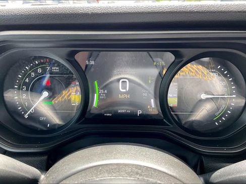 Used 2024 Jeep Wrangler Unlimited AWD/4WD image 22