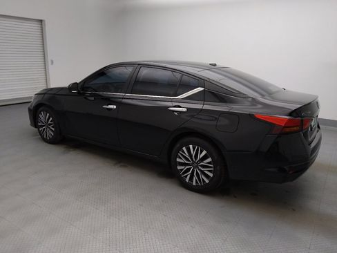 Used 2023 Nissan Altima 2.5 SV image 3