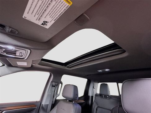 Used 2024 GMC Sierra 1500 Denali w/ Denali Reserve Package image 17