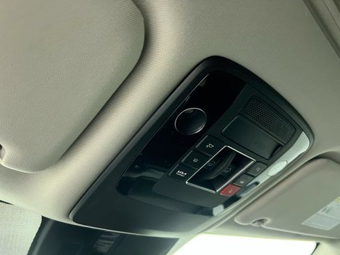Certified 2024 Kia Carnival SX Prestige FWD image 18
