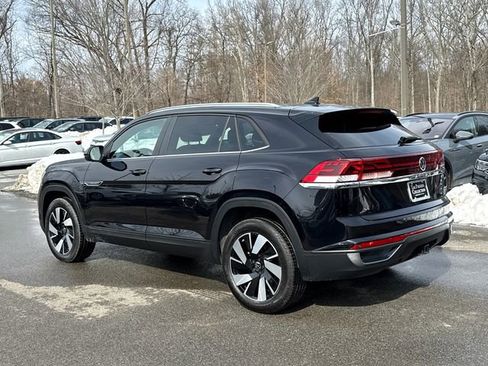 Certified 2025 Volkswagen Atlas Cross Sport SE w/ Panoramic Sunroof Package image 6