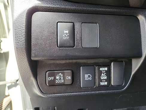 Used 2023 Toyota Tacoma TRD Off-Road w/ Black Out Package (TMS) image 15