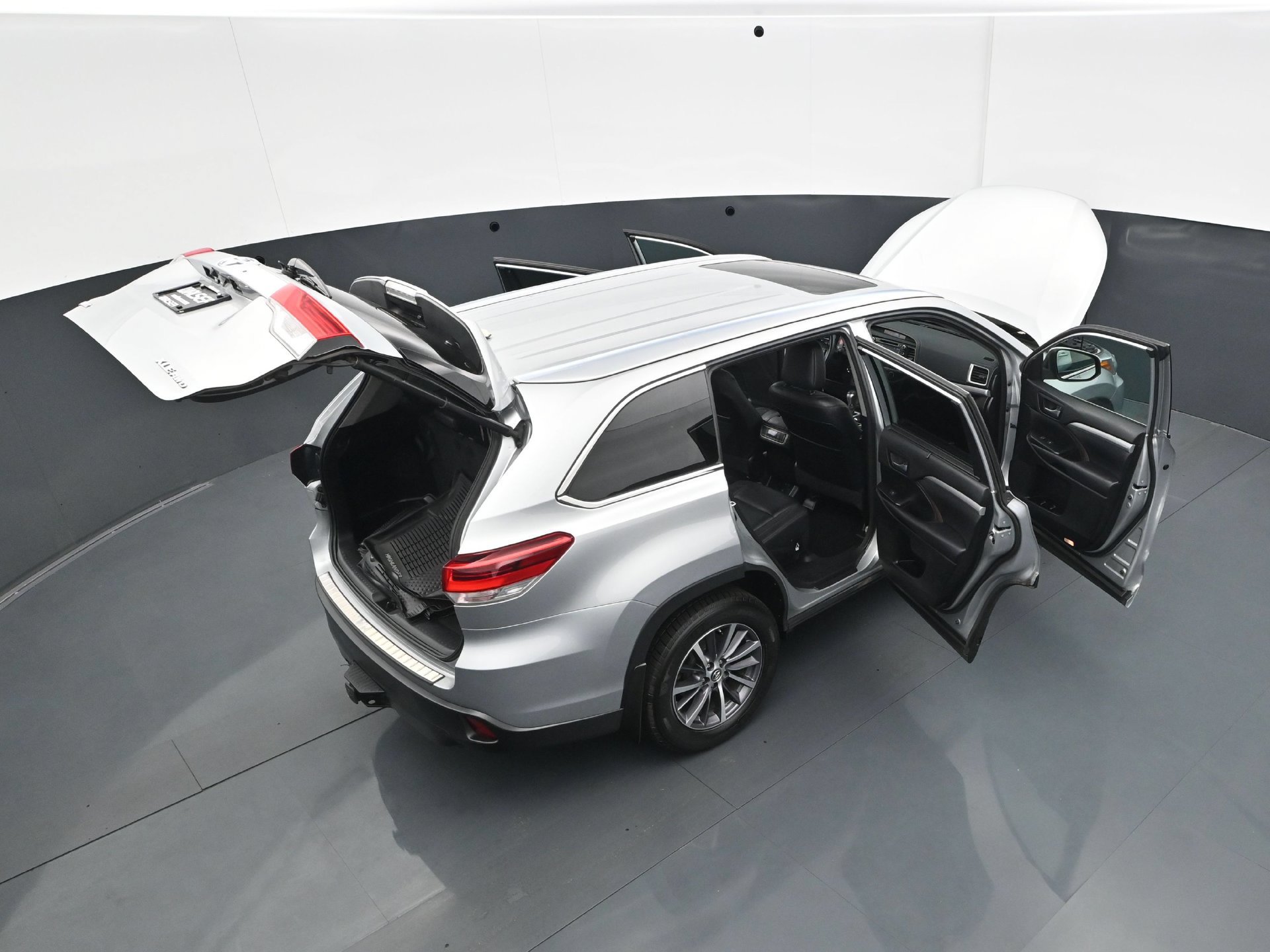Used 2018 Toyota Highlander XLE AWD/4WD image 42