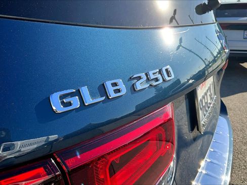 Used 2023 Mercedes-Benz GLB 250 image 9