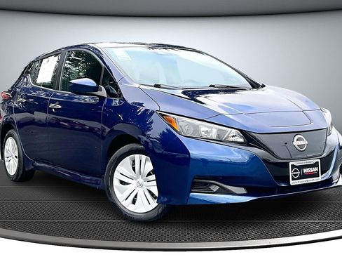 Used 2023 Nissan Leaf S image 1