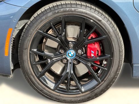 Used 2023 BMW 530e w/ Executive Package RWD image 11