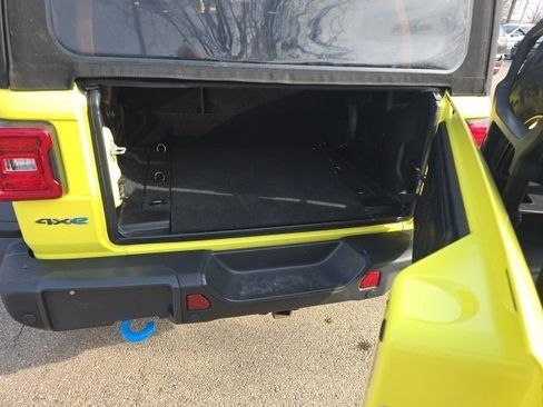 Used 2022 Jeep Wrangler Unlimited Rubicon 4xe w/ Steel Bumper Group image 15