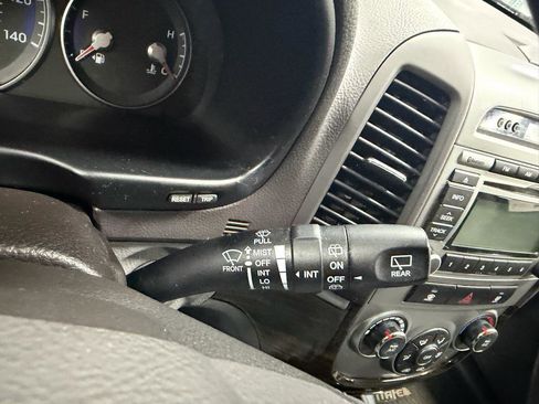 Used 2012 Hyundai Santa Fe SE image 38