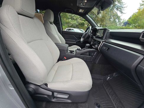 Certified 2025 Toyota 4Runner SR5 AWD/4WD image 11