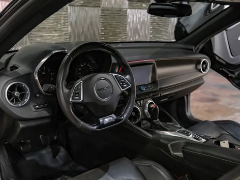Used 2018 Chevrolet Camaro SS image 3