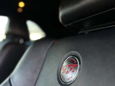 Used 2014 Dodge Challenger R/T image 10