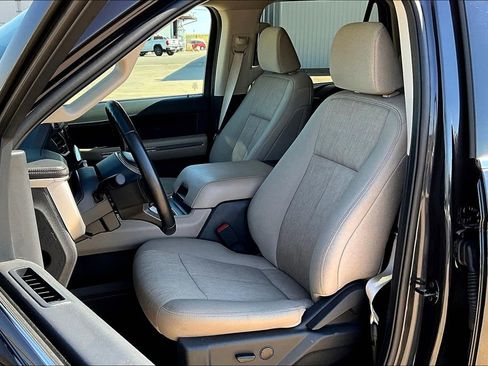 Used 2024 Ford Expedition XLT image 32
