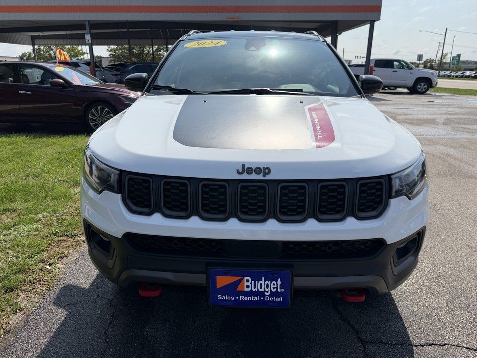 Used 2024 Jeep Compass Trailhawk AWD/4WD image 9