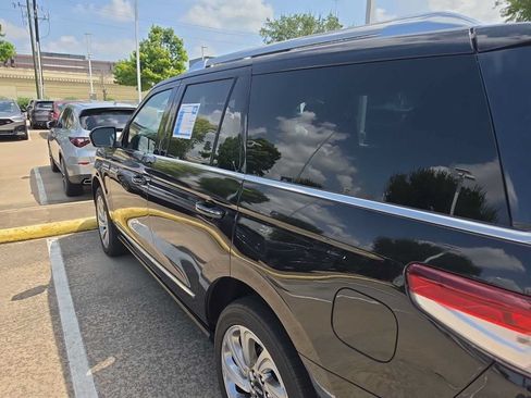 Used 2024 Lincoln Navigator Reserve AWD/4WD image 36