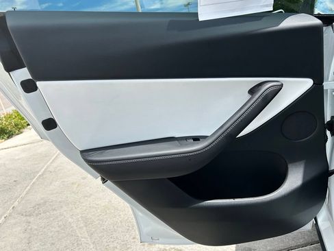 Used 2022 Tesla Model Y Performance AWD/4WD image 21