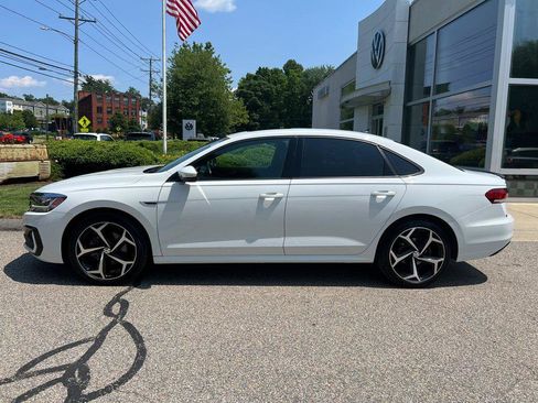 Certified 2022 Volkswagen Passat 2.0T R-Line FWD image 3