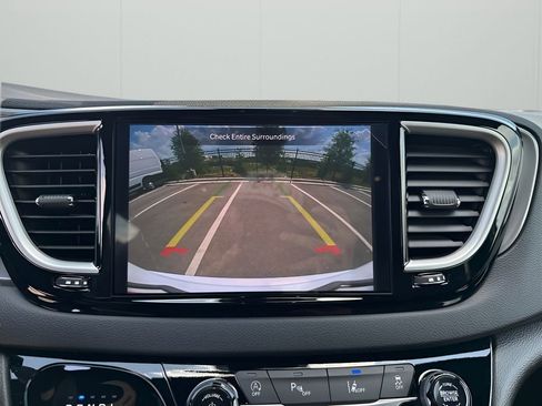 New 2026 Chrysler Voyager LX image 73