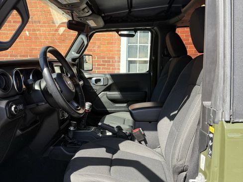 Used 2021 Jeep Wrangler Sport image 7