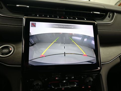 Used 2024 Jeep Grand Cherokee Overland w/ Luxury Tech Group IV image 21