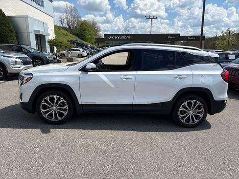 Used 2021 GMC Terrain SLT w/ Infotainment Package II image 2