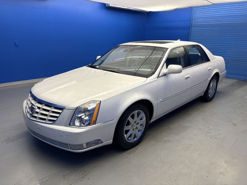 Used 2010 Cadillac DTS Premium w/ Driver Awareness Package FWD image 4