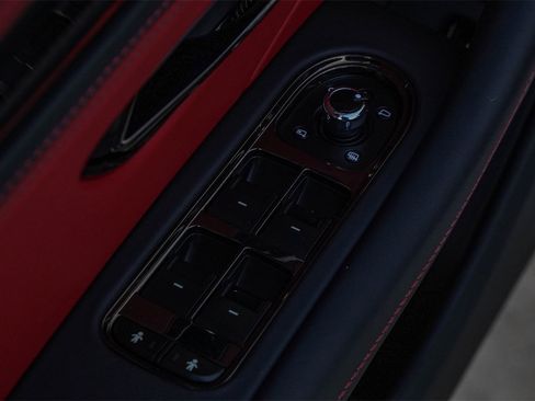 New 2026 Bentley Flying Spur Plug-In Hybrid image 32