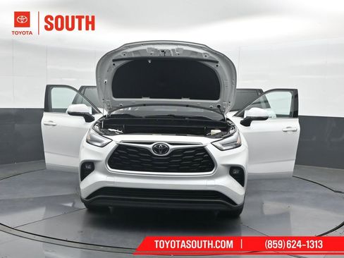 Used 2022 Toyota Highlander XLE image 62