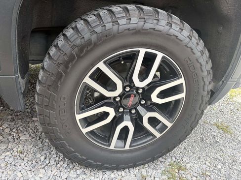 Used 2021 GMC Sierra 1500 AT4 w/ AT4 Premium Package AWD/4WD image 7