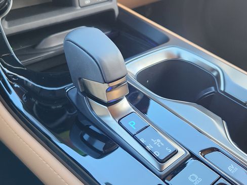 Used 2025 Lexus NX 350h AWD w/ Premium Package image 11