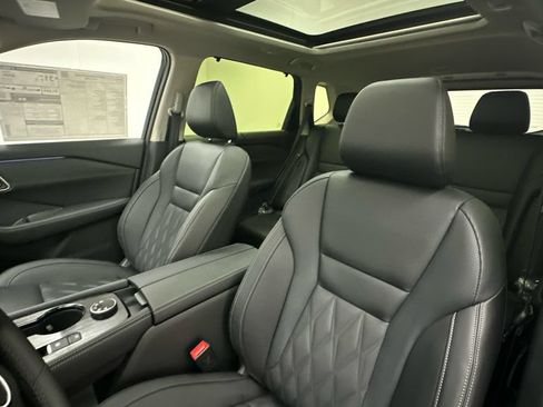 New 2026 Nissan Rogue Platinum AWD/4WD image 9