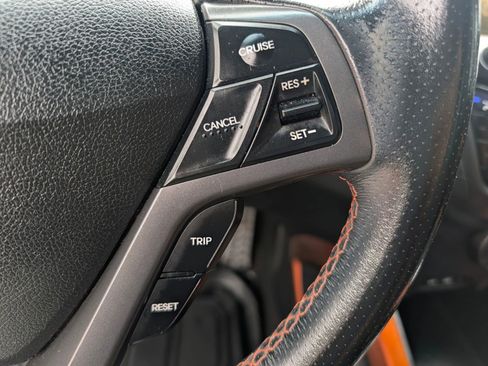 Used 2016 Hyundai Veloster Turbo FWD image 28