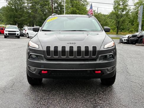 Used 2017 Jeep Cherokee Trailhawk w/ Cold Weather Group AWD/4WD image 2