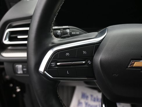 Used 2025 Chevrolet Traverse LT FWD image 12