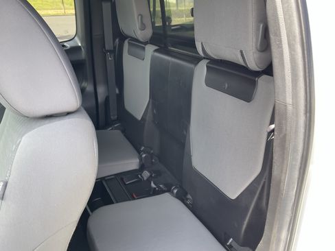 Used 2022 Toyota Tacoma SR RWD image 15