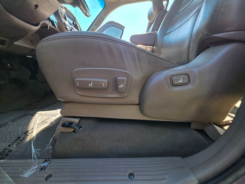 Used 2002 Toyota Sequoia Limited AWD/4WD image 33