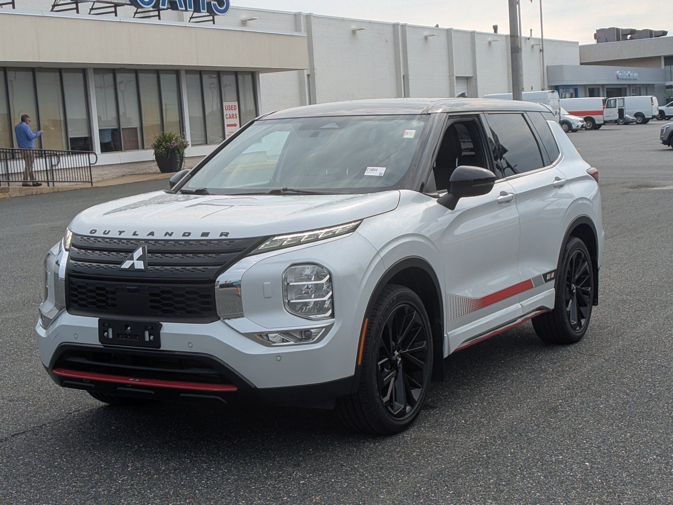 Used 2023 Mitsubishi Outlander SE AWD/4WD image 4