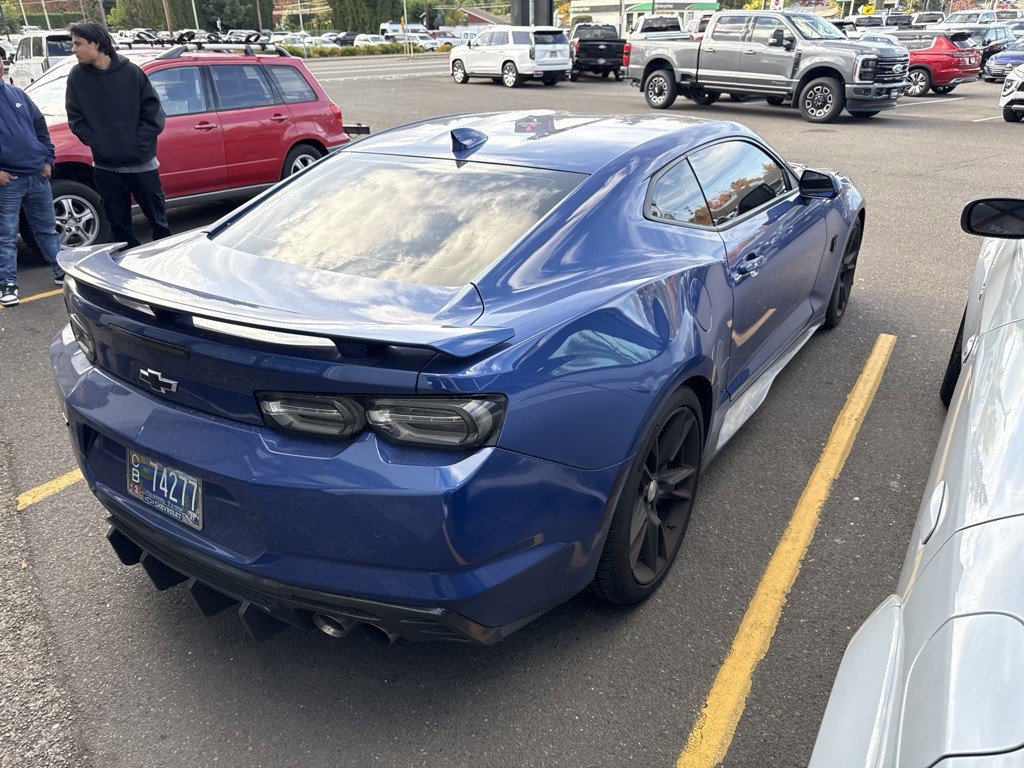 Used 2019 Chevrolet Camaro SS RWD image 4