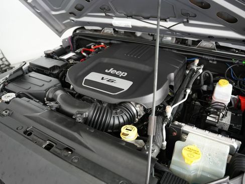 Used 2016 Jeep Wrangler Unlimited Sport w/ Quick Order Package 24S AWD/4WD image 45