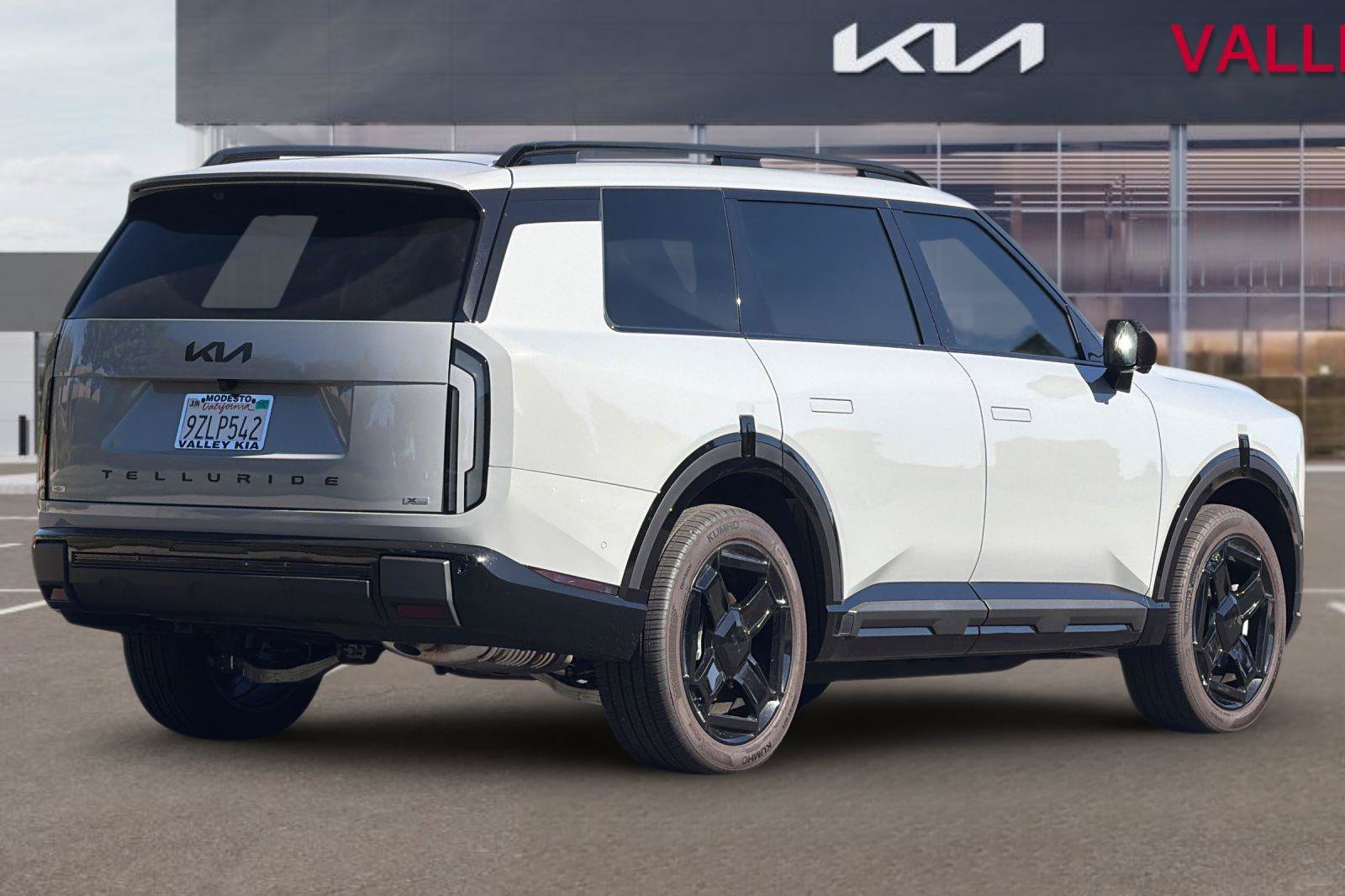 Used 2027 Kia Telluride X-Line SX Prestige AWD/4WD image 4