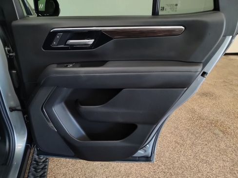 Used 2025 Chevrolet Tahoe Z71 AWD/4WD image 22