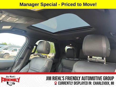 Used 2018 Land Rover Discovery SE image 21