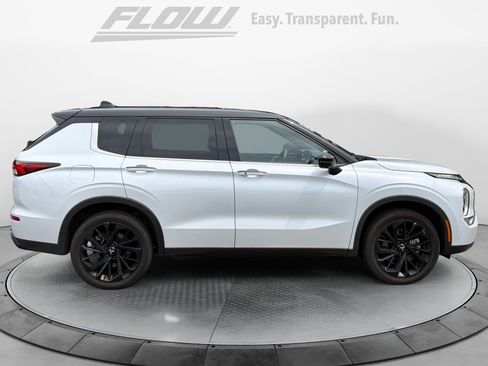 Used 2023 Mitsubishi Outlander SEL AWD/4WD image 10